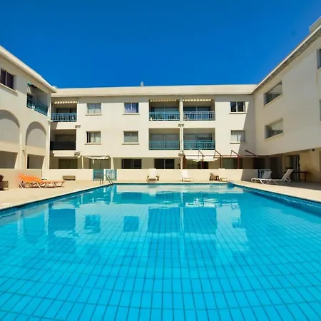 Apartment Myhome Delux, 3 Bedroom With Pool