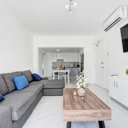 Myhome Delux, 3 Bedroom With Pool * Ayia Napa