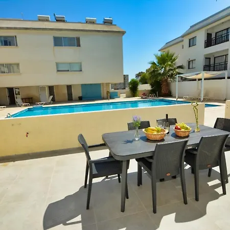 Myhome Delux, 3 Bedroom With Pool Apartment